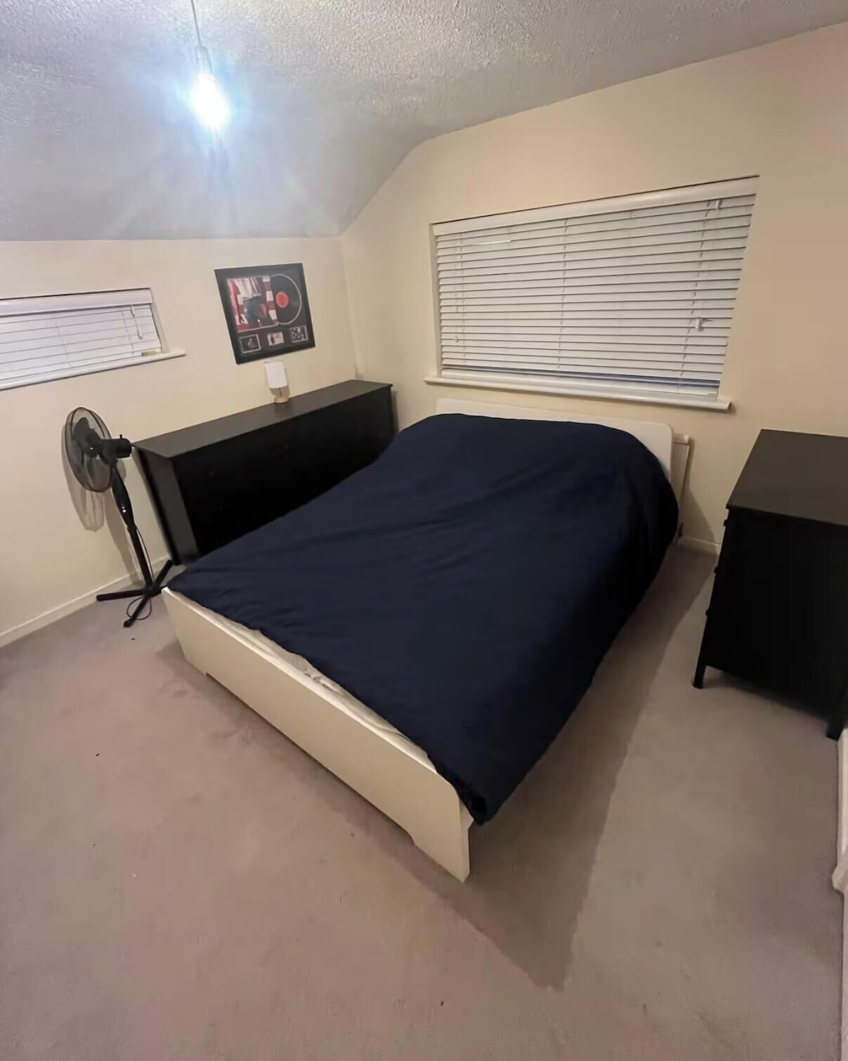 2 slaapkamers, een strijkplank/strijkijzer, wifi, beddengoed