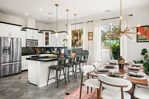Fridge, microwave, oven, stovetop - Casa Solara: Panoramic Views, Pool & Spa, GameRoom (Desert Hot Springs)
