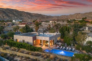 Exterior - Casa Solara: Panoramic Views, Pool & Spa, GameRoom (Desert Hot Springs)