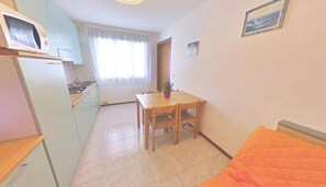 Dining - Equipped flat in a great location (Lignano Sabbiadoro)