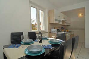 Dining - Two bedroom apartment on first floor near the town center and sea - Mediteran 2 (Umag)