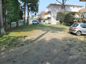 Property grounds - Between the beach and the town centre in Lignano (Lignano Sabbiadoro)