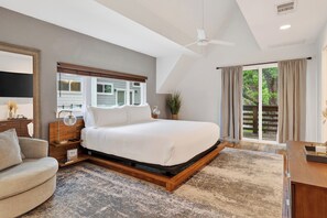 Room - East Austin Retreat • Firepit Near Downtown + Nightlife | Govalle Glow (Austin)