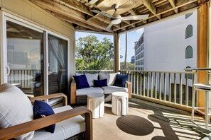 Terrace/patio - Coastal Condo + Ocean Views | Community Pool + Screened Balcony + Beach Access (Isle Of Palms)