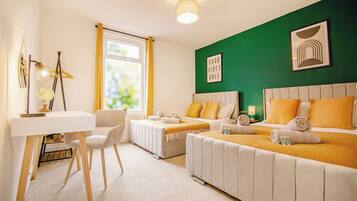 3 bedrooms, desk, iron/ironing board, free WiFi