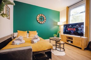 Interior - White Marble Residence | Free Parking | 12PPL (Sheffield)