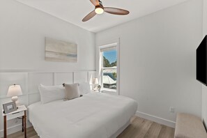 10 bedrooms, iron/ironing board, free WiFi, bed sheets - Sleeps 22 | Massive Pool + Spa | Golf Cart + Game Room | Woodland Shores (Santa Rosa Beach)