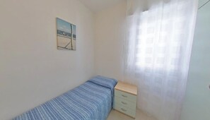 3 bedrooms - Wide sea-front apartment-10 metres from the beach (Lignano Sabbiadoro)