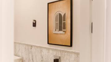 Deluxe Double Room, City View | Interior