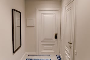 Executive Suite, City View | Interior