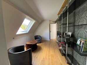 Lobby - Vrbo Property (Houlgate)