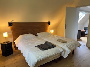 Room - Vrbo Property (Houlgate)