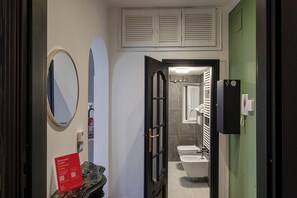 Apartment | Bathroom - Sweet Coccagna by Wonderful Italy (Genoa)
