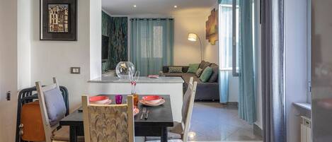 Apartment | Dining room