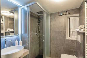 Apartment | Bathroom - Sweet Coccagna by Wonderful Italy (Genoa)