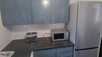 Fridge, microwave, oven