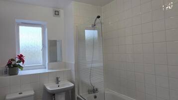 Combined shower/bathtub, deep-soaking bathtub