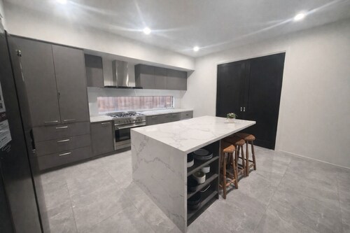 Luxury Home | Spacious & Modern Living