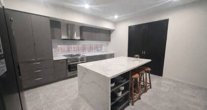Luxury Home | Spacious & Modern Living