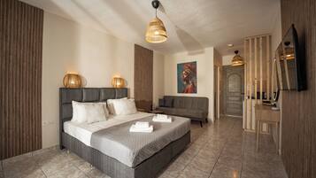 In-room safe, desk, iron/ironing board, free WiFi