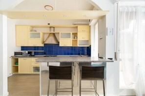Fridge, microwave, dishwasher, toaster - Comfortable 40m2 studio flat, ideal for 3 people, located on the third floor of a building with lift.The accommodation is located a stone's throw from Famagusta, characterized by a strong residential and student vocation, offering a quiet environment, gr (Milan)