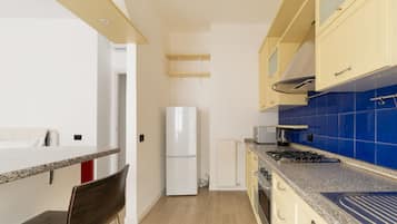 Kühlschrank, Mikrowelle, Geschirrspüler, Toaster