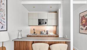 Fridge, microwave, stovetop, coffee/tea maker - Ecrin contemporain lumineux - Paris 15 (Paris)