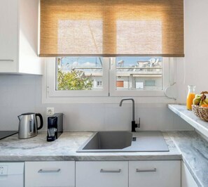 Coffee/tea maker, fridge, oven, stovetop - Kalypso Acropolis View Rooftop | 6 min to Metro (Athens)