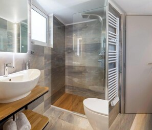 Hair dryer, soap, shampoo - Kalypso Acropolis View Rooftop | 6 min to Metro (Athens)