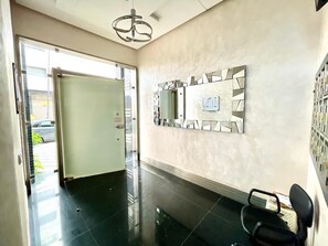 Spa - Spacious 3-bedroom apartment in quaint Fès with AC (Fès)