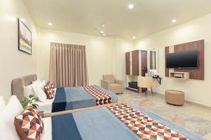 Family Quadruple Room | Seterika/papan seterika, Wi-fi percuma 