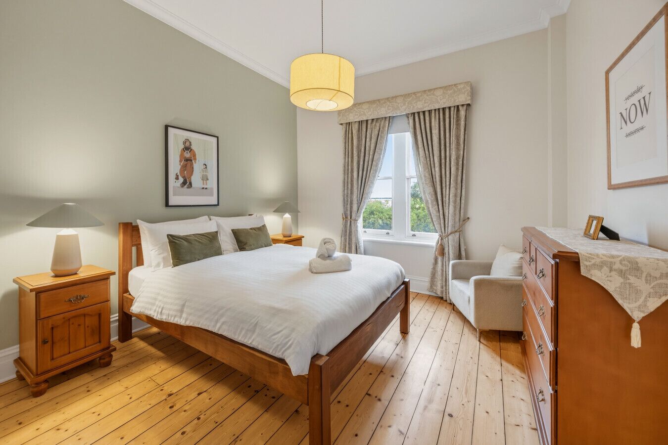 1 chambre, bureau, fer et planche à repasser, Wi-Fi