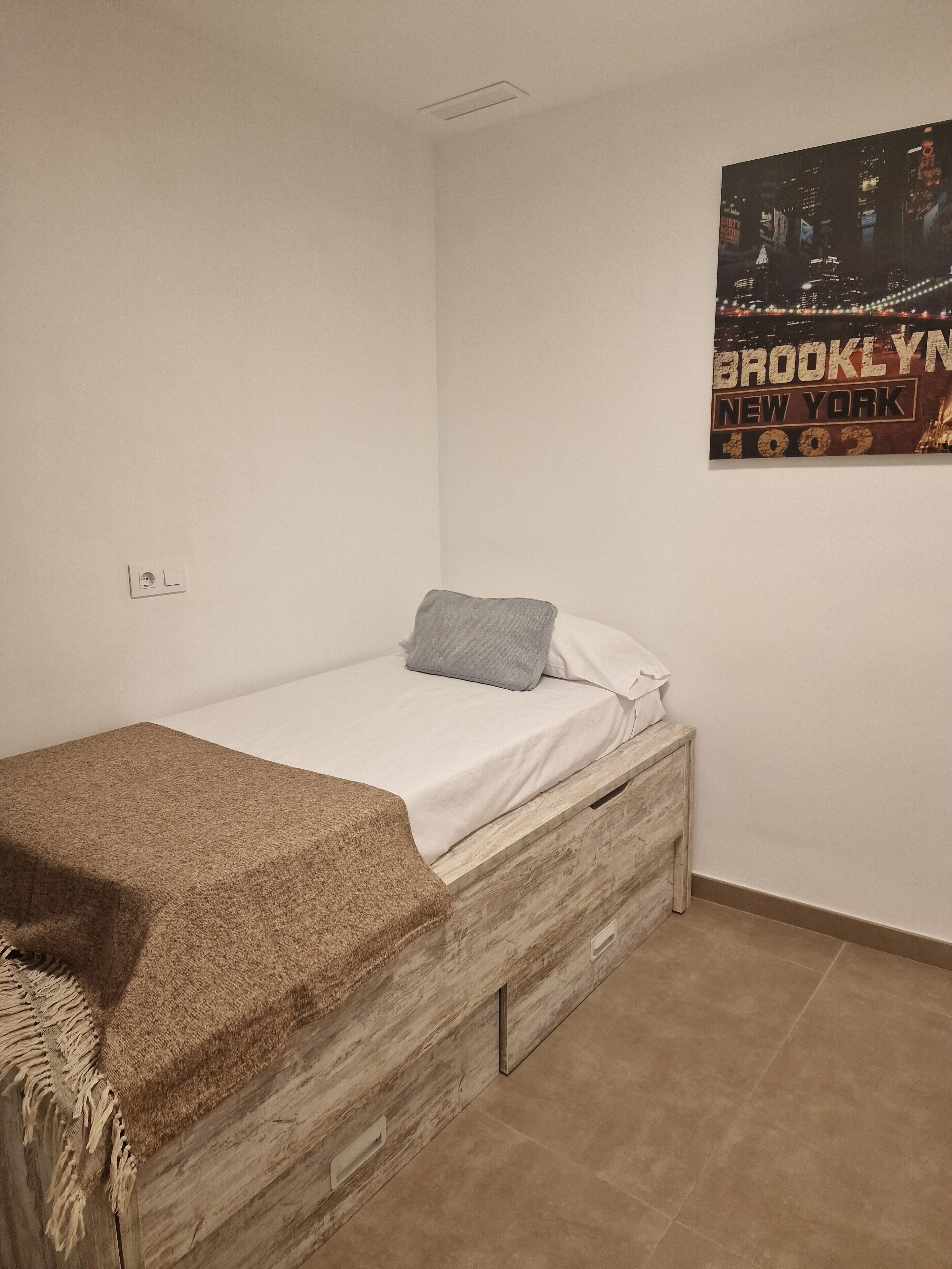 3 slaapkamers, een strijkplank/strijkijzer, wifi, beddengoed