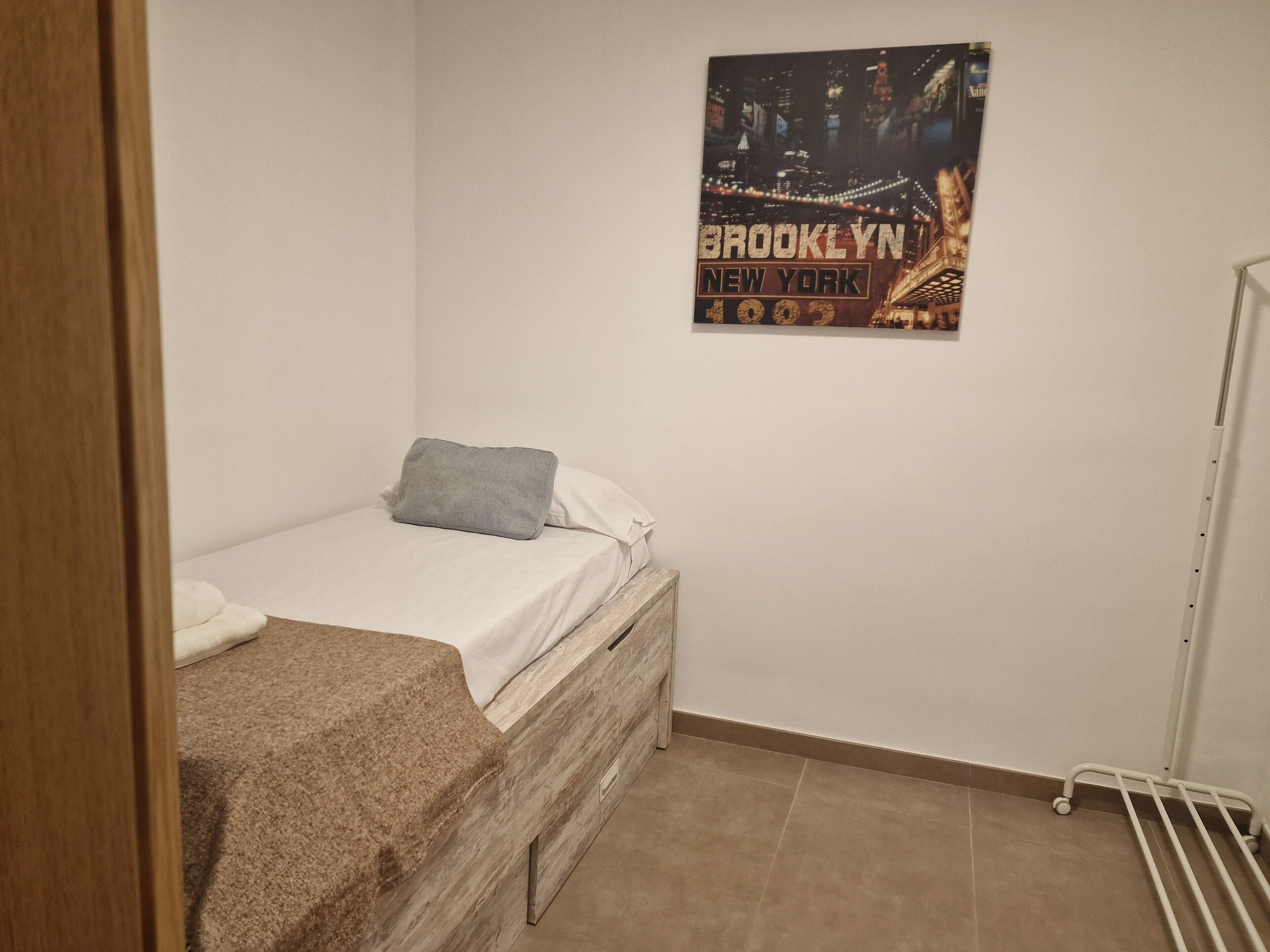 3 slaapkamers, een strijkplank/strijkijzer, wifi, beddengoed