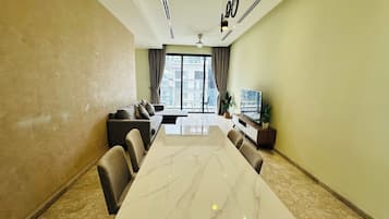 华丽公寓, 阳台, 城市景观 | 起居区