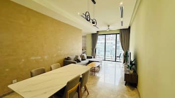Appartement Deluxe, balcon, vue ville | Intérieur