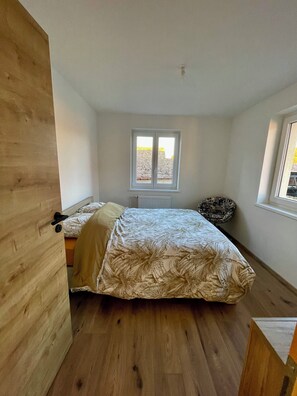 Room - High Standing Contemporary House - 4 Bedrooms, Terrace & Green Space (Wingersheim les Quatre Bans)