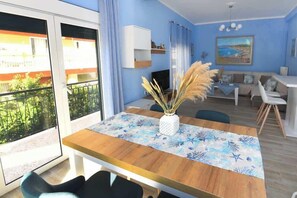 Dining - Blue Cozy Home in Kyparissia, Fully Equipped Nest (Kiparissia)