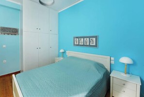 2 bedrooms, iron/ironing board, WiFi - Blue Cozy Home in Kyparissia, Fully Equipped Nest (Kiparissia)