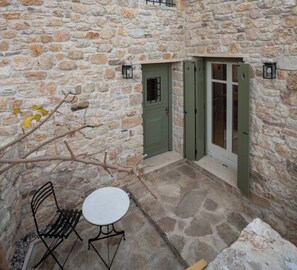 Terrace/patio - Kyparissia Aries Stone Maisonette, Panoramic Views (Kiparissia)