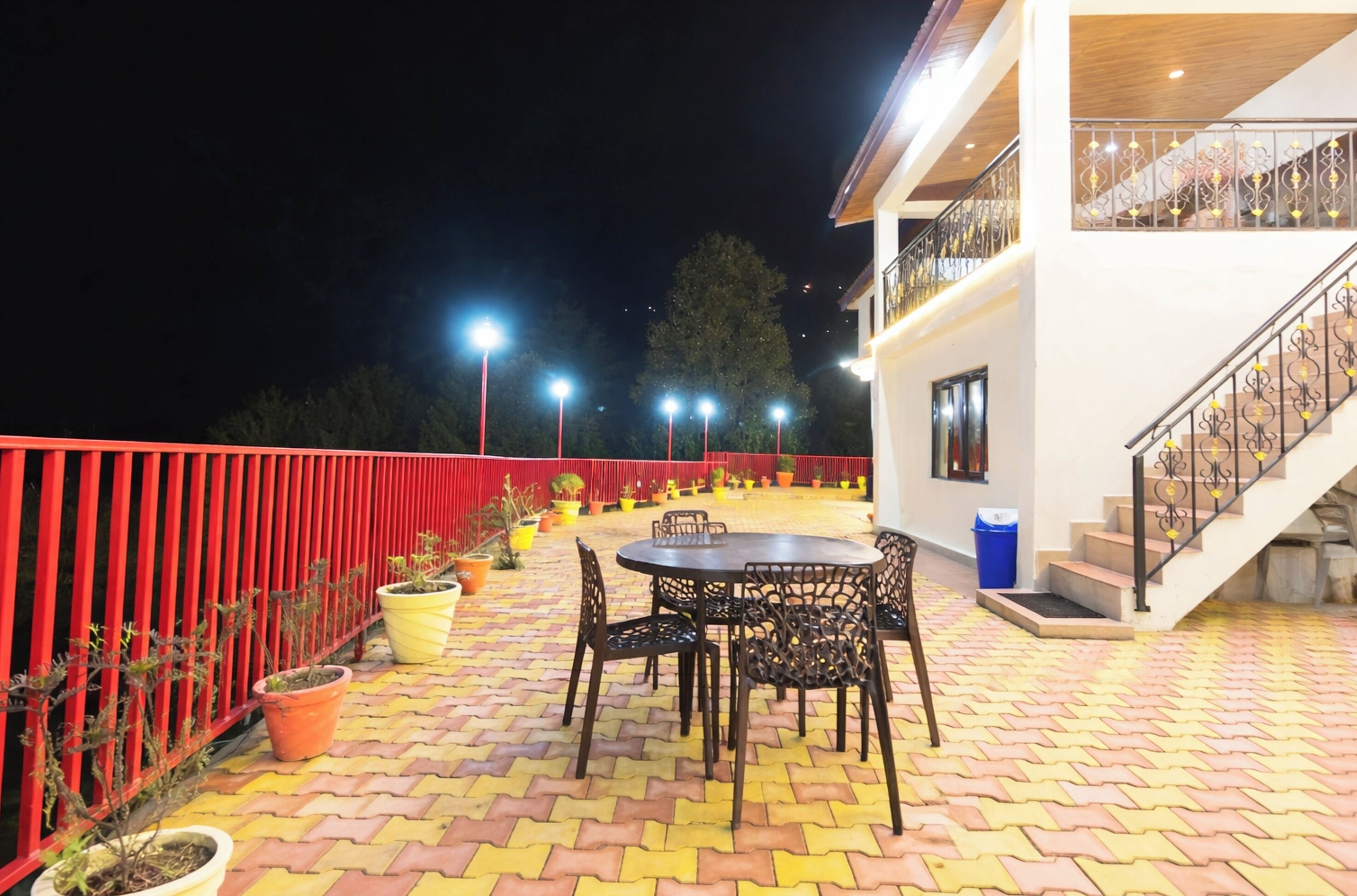 تناول الطعام بالخارج