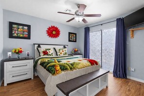 2 bedrooms, iron/ironing board, WiFi, bed sheets -  Welcome to Cocktails & Dreams! A Serene Waterfront Retreat w/ Direct Bay Access (Port Isabel)