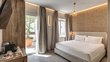 In-room safe, blackout curtains, soundproofing, iron/ironing board