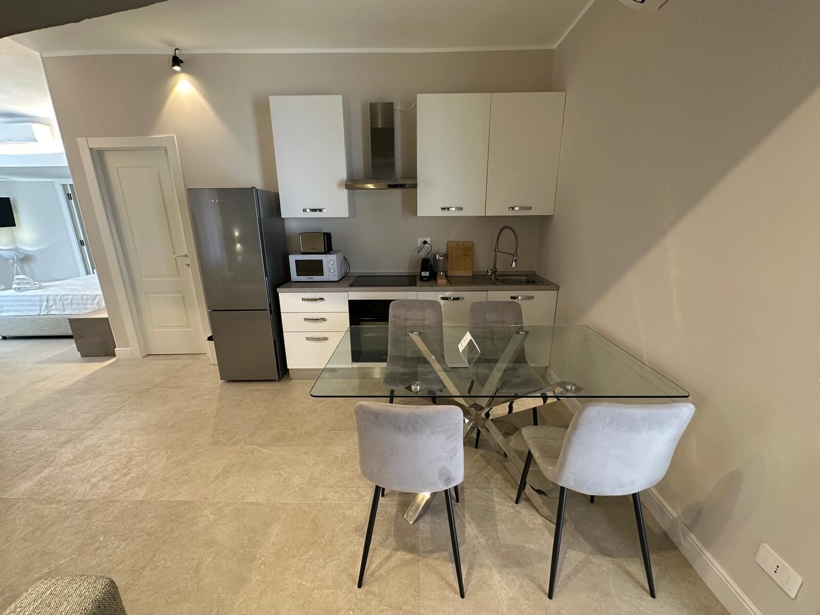 Deluxe Quadruple Room | Private kitchen