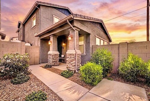 New Build 3BR 3BA/ Private Golf-Putt Backyard/Pool