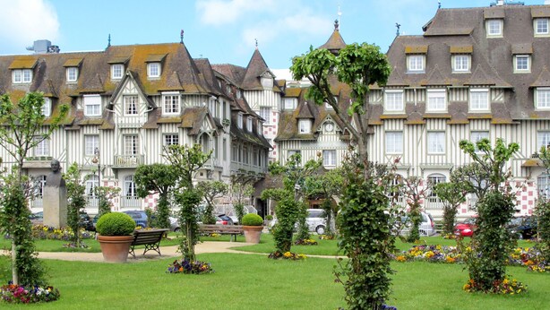 A traditional European building with a garden in front. - Les Flots Bleus by Interhome (Deauville-Trouville)