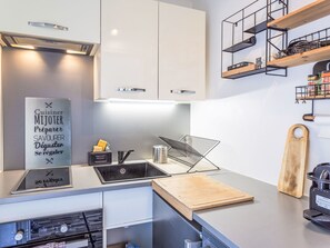 Kühlschrank, Mikrowelle, Ofen, Geschirrspüler