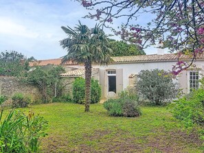 House - Sandy Toes by Interhome (Ile d'Oléron)