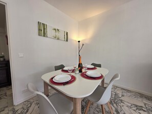 Kitchen / Dining Room - Presqu'Ile by Interhome (Cannes)