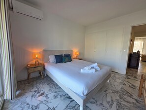 Bedroom - Presqu'Ile by Interhome (Cannes)